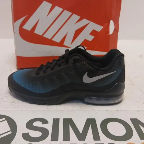 NIKE AIR MAX INVIGOR (GS) BLACK/BLUE, UK 5 (EU 38) – BOXED