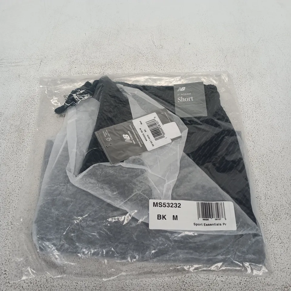 NEW BALANCE SHORTS - SIZE M