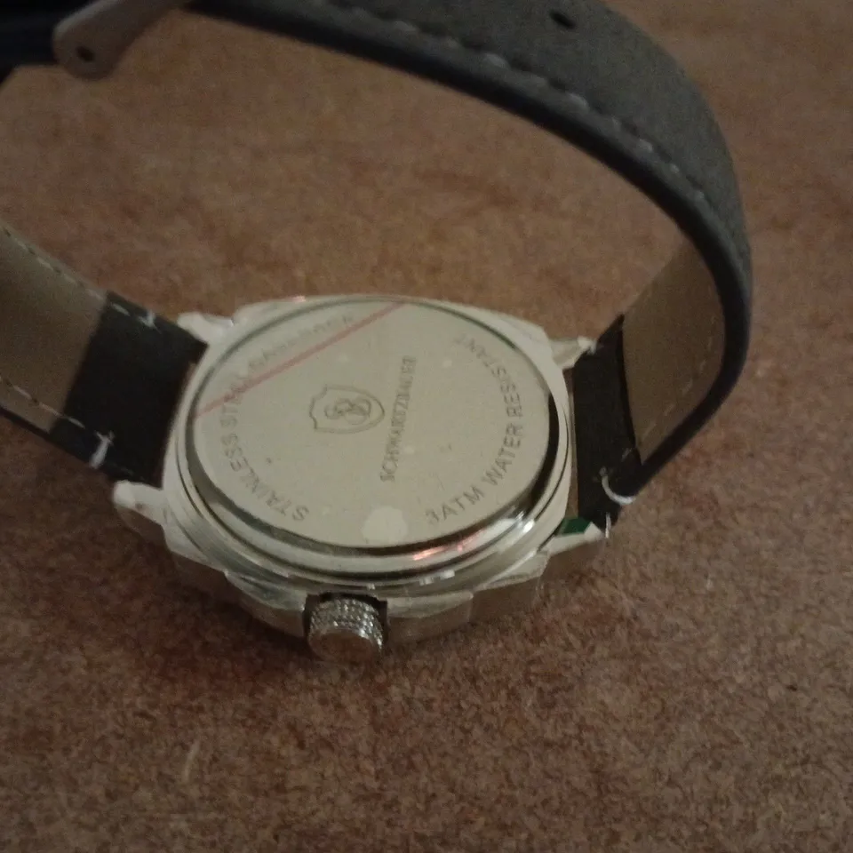 BOXED SCHWARTZBAUER QUARTZ WRISTWATCH, BLACK LEATHER STRAP