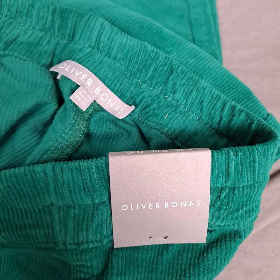 OLIVER BONAS CORD JOGGER IN GREEN - SIZE 14