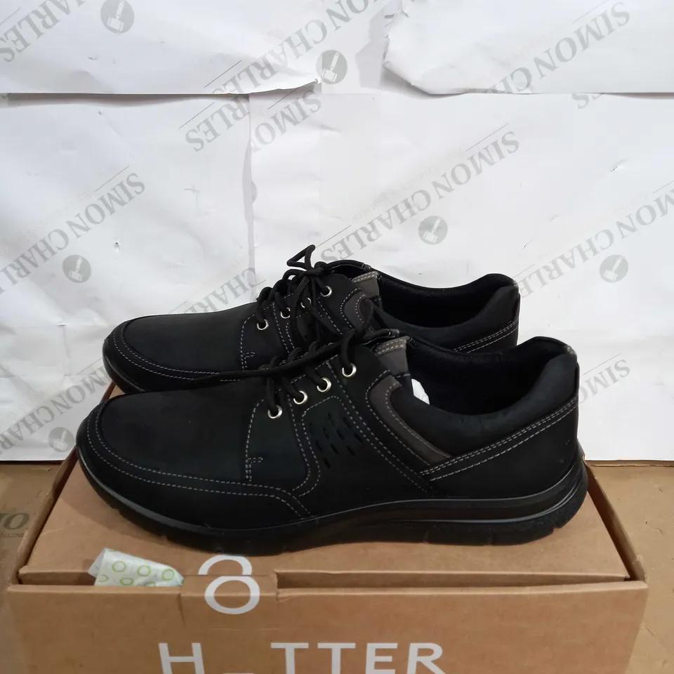 BOXED PAIR OF HOTTER SUEDE SHOES IN BLACK SIZE 9.5