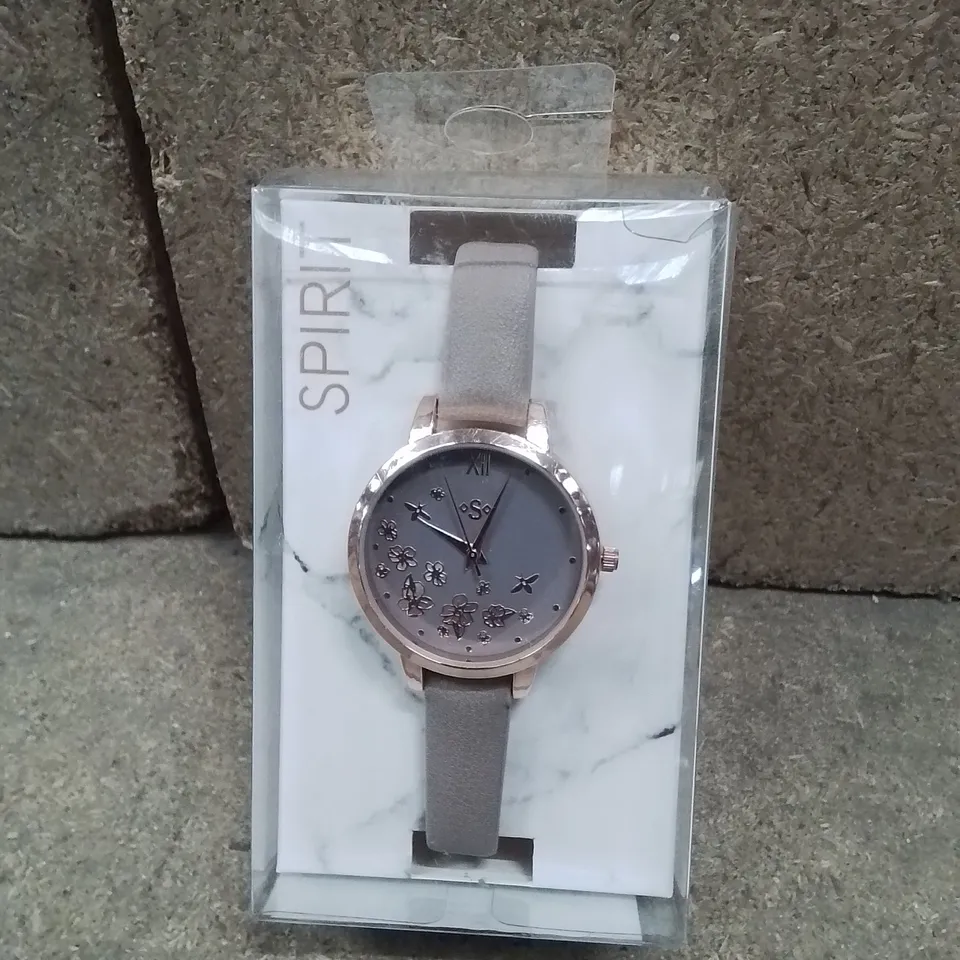 BOXED SPIRIT WOMENS ANALOG WATCH