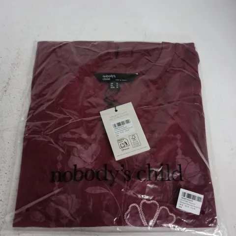 BAGGED NOBODYS CHILD SHRUNKEN CHAINSTITCH FLOWER TEE IN BURGUNDY - UK MEDIUM