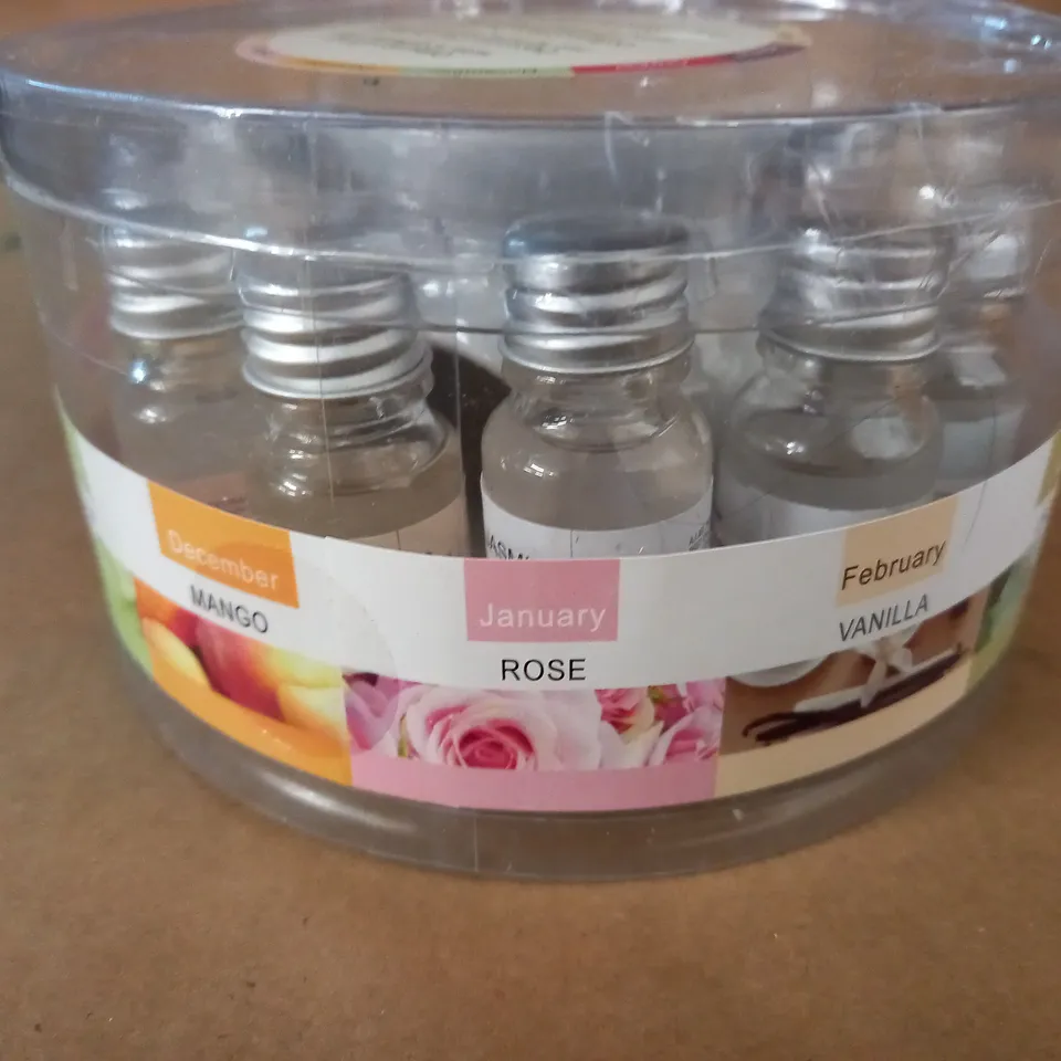 OILBURNER GIFT SET WITH 12 OILS