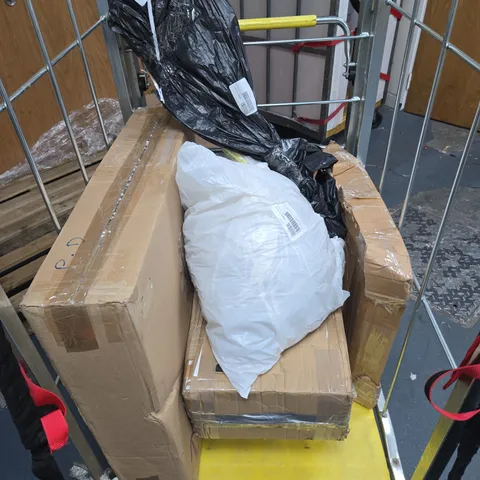 CAGE OF APPROXIMATELY 6 ASSORTED ITEMS TO INCLUDE - GARDEN DECOR, DESK FAN, AND HANGING FLORAL BASKET ETC. - COLLECTION ONLY 