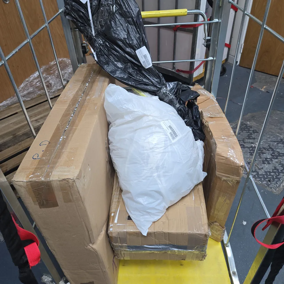 CAGE OF APPROXIMATELY 6 ASSORTED ITEMS TO INCLUDE - GARDEN DECOR, DESK FAN, AND HANGING FLORAL BASKET ETC. - COLLECTION ONLY 