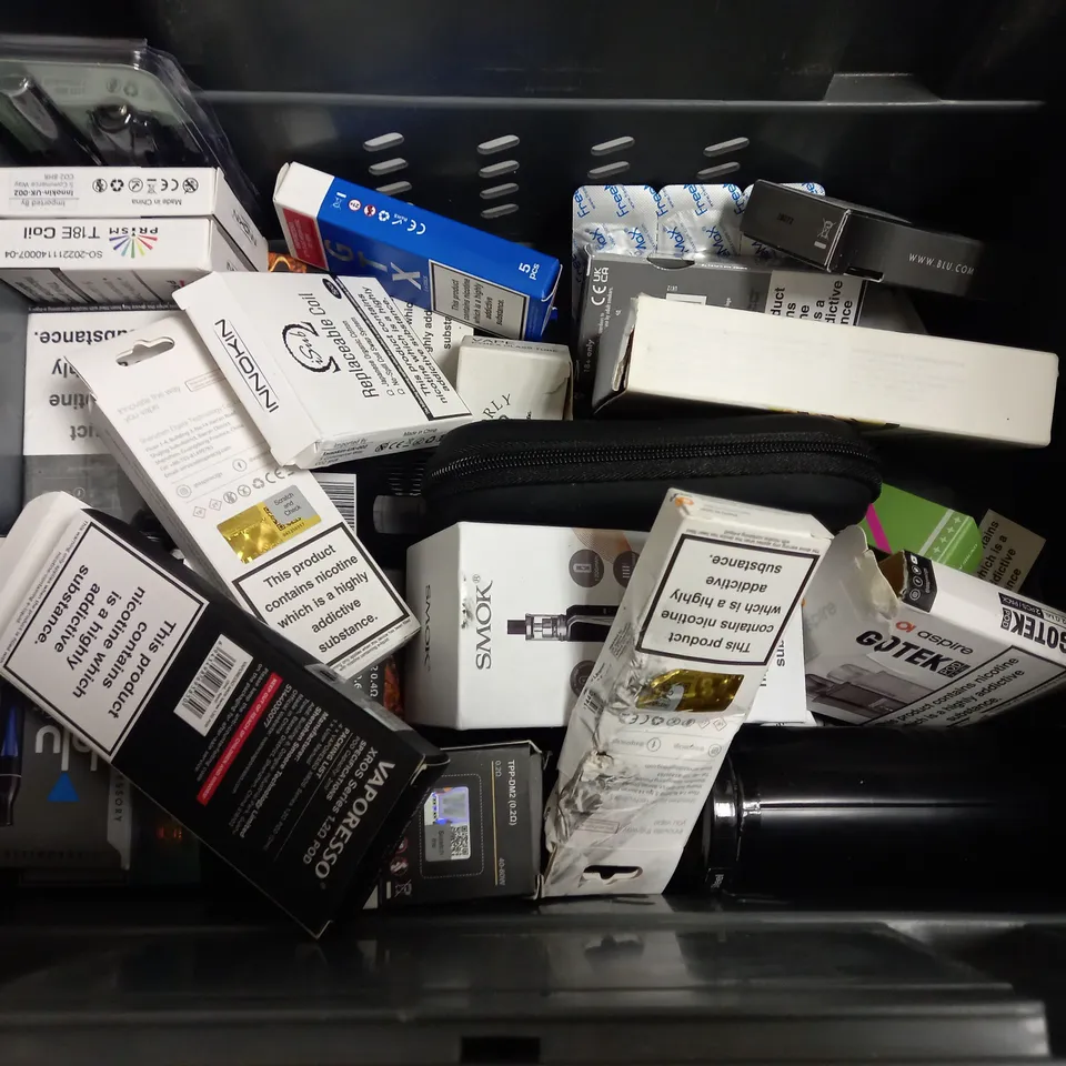 BOX OF APPROX 15 ITEMS INCLUDING VAPORESSO XROS SERIES 1.2OHM, ASPIRE POCKEX KIT AND EDGE GO DEVICE
