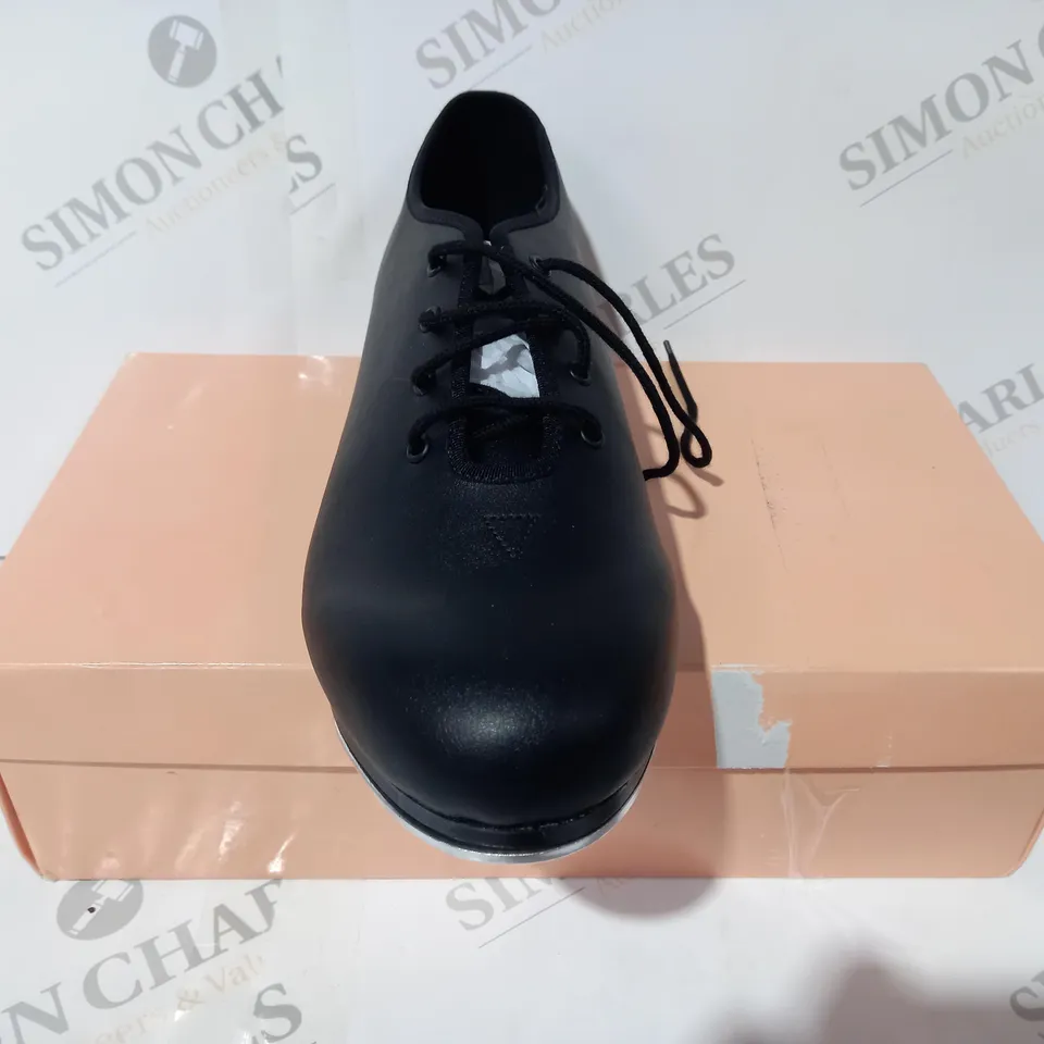 BOXED PAIR OF BLOCH TAP DANCING SHOES IN BLACK SIZE 9