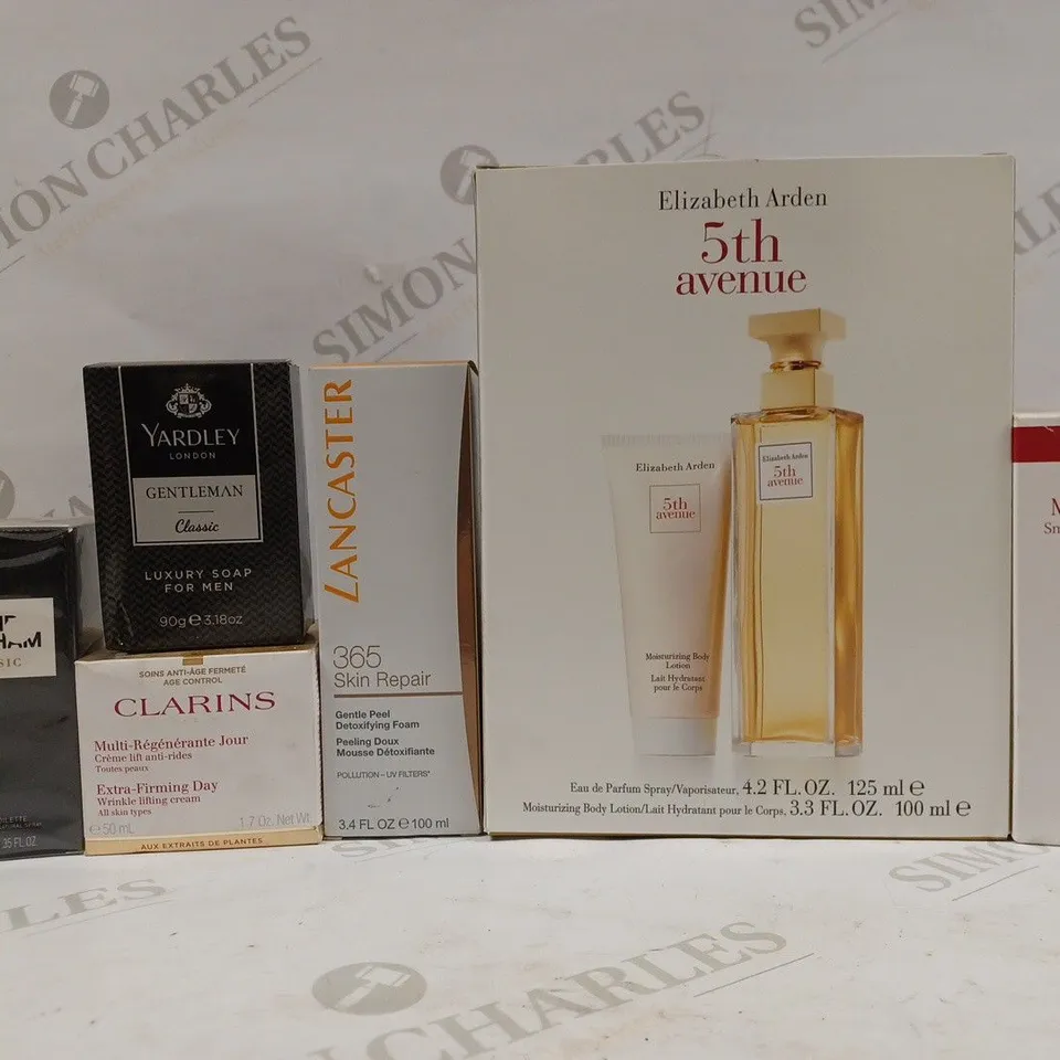 BOX OF APPROX 10 ASSORTED BEAUTY PRODUCTS TO INCLUDE CLARINS EXTRA-FIRMING CREAM, DAVID BECKHAM CLASSIC EAU DE TOILETTE, ELIZABETH ARDEN 5TH AVENUE SET, ETC 