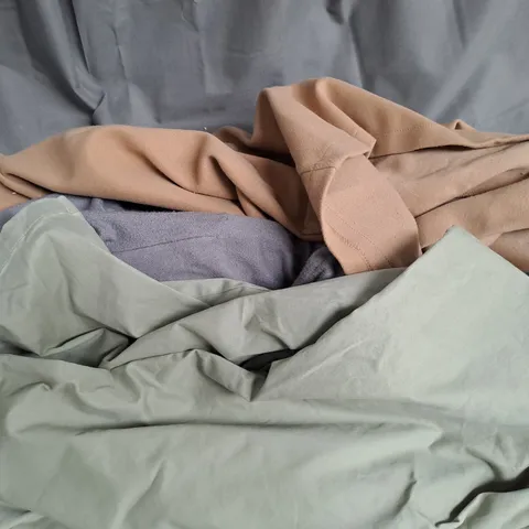 BOX OF ASSORTED CLOTHING ITEMS TOO INCLUDE COATS , TOPS, AND TROUSERS ETC.