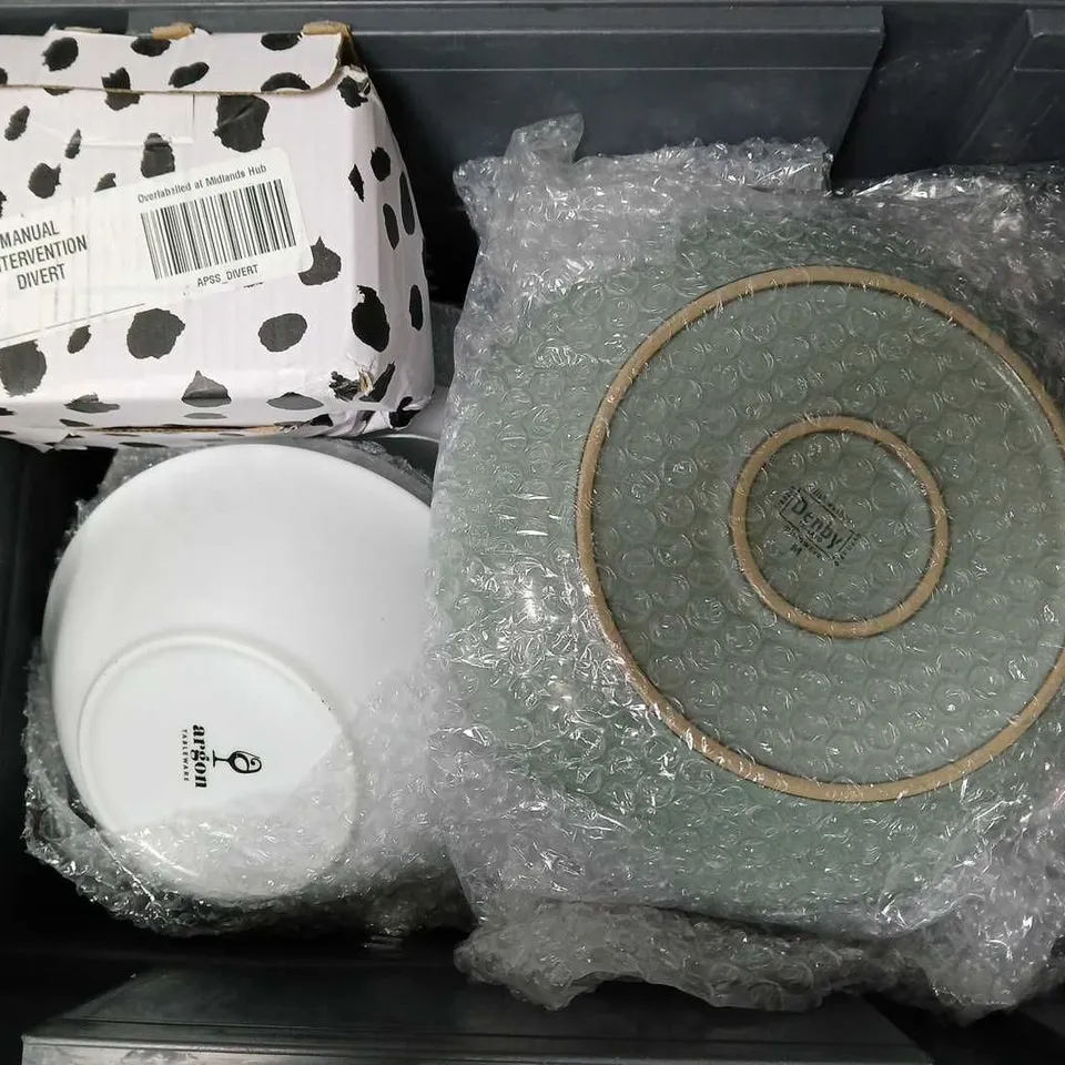APPROXIMATELY 6 ASSORTED FRAGILE HOUSEHOLD ITEMS TO INCLUDE BOWLS, PLATES, MUGS, ETC - COLLECTION ONLY