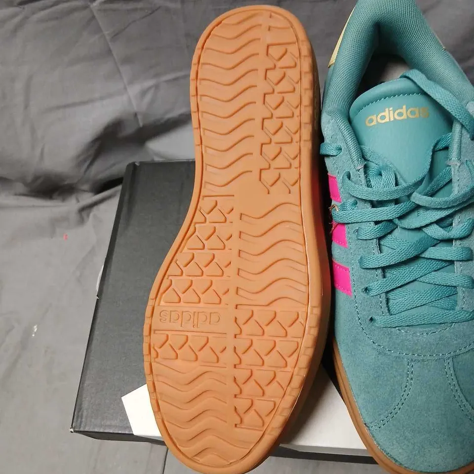 ADIDAS VL COURT BOLD TRAINERS – TEAL SUEDE, PINK STRIPES, UK 7 (US 8.5)