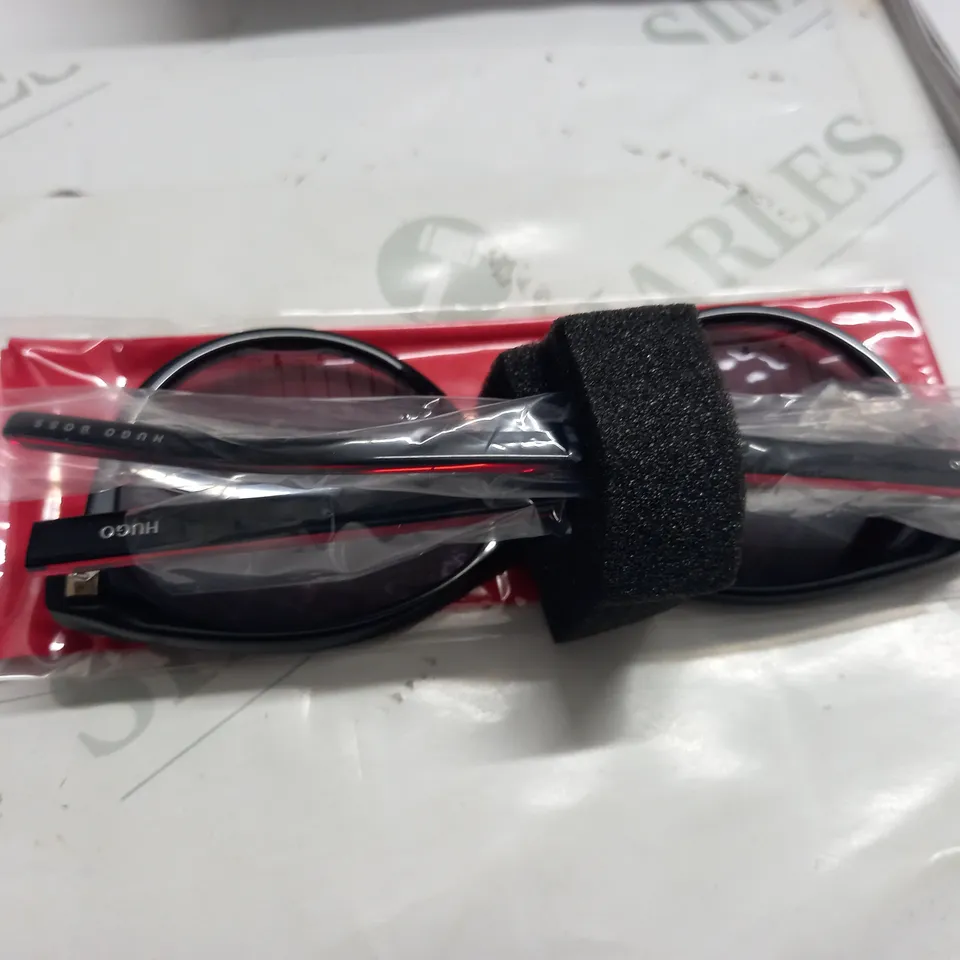 BOXED HUGO BOSS SUNGLASSES