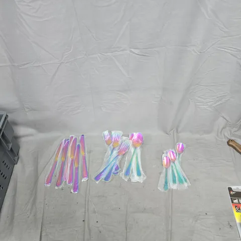 MULT-COLOURED UTENSIL SET (EACH UTENSIL X6)