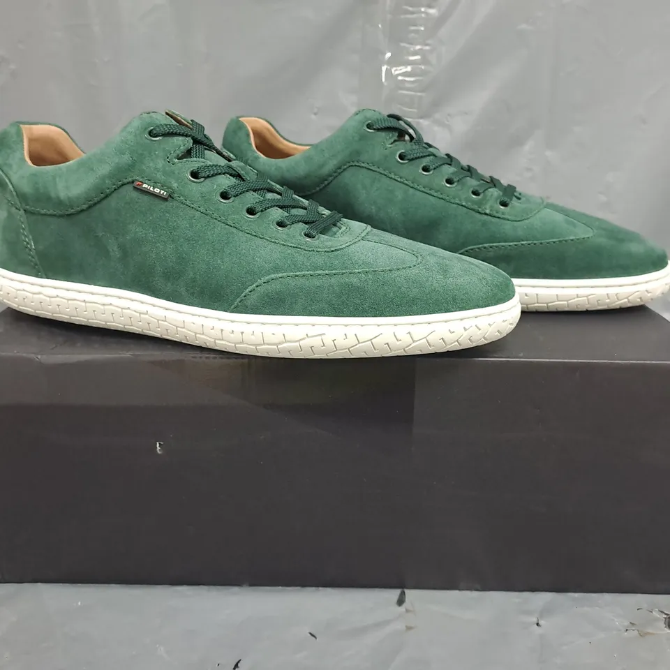 BOXED PAIR OF PILOTI SHIFT SHOES IN TENNESSEE PINE SIZE UK 9.5