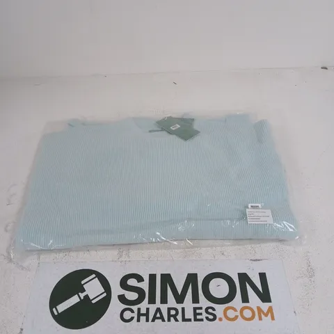 BOX OF APPROXIMATELY 20 LA MAREY KNITTED JUMPERS LIGHT BLUE SIZES MAY VARY