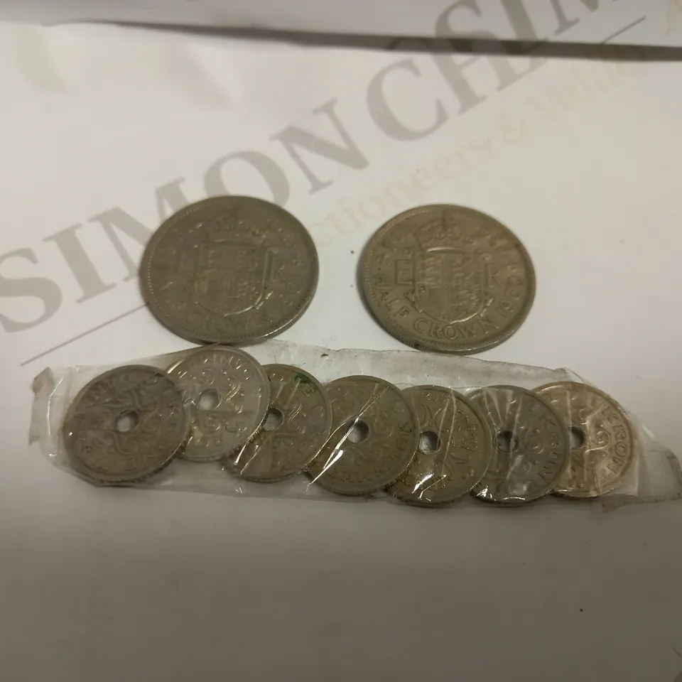 LOT TO CONTAIN APPROX. 30 X HISTORIC COINS & COMMERATIVE COINS, INCLUDES COINS FROM THE VICTORIAN ERA & AMERICAN COINS ETC