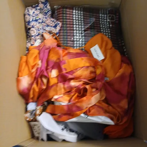 BOX OF APPROXIMATELY 25 ASSORTED CLOTHING ITEMS IN VARIOUS STYLES , COLOURS AND SIZES