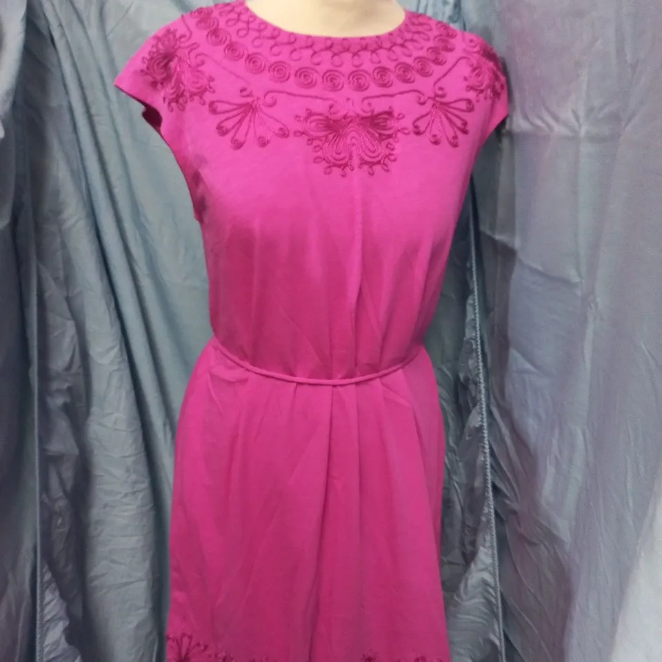 BODEN WOMEN'S EMBROIDERED JERSEY SHORT DRESS – PINK, UK 10R (US 6R)