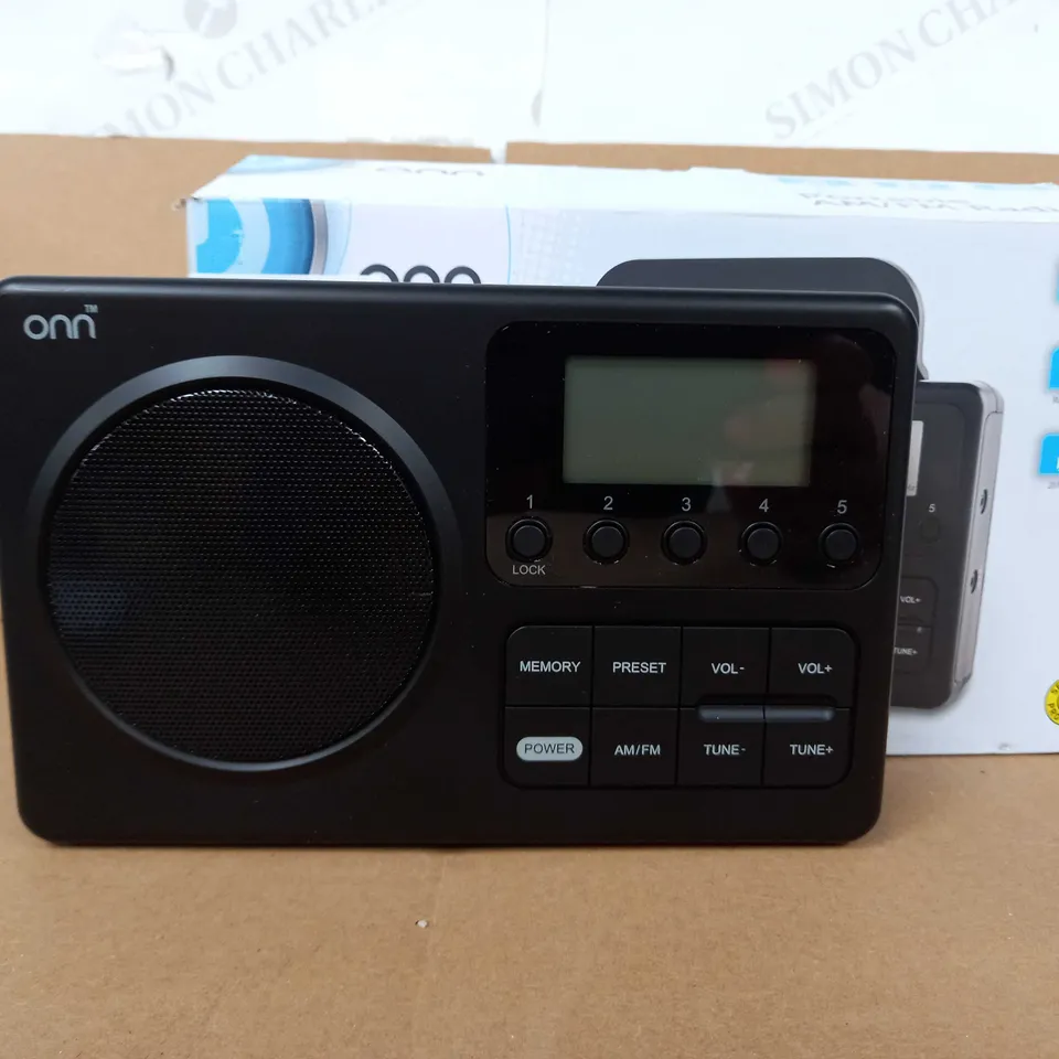ONN PORTABLE AM/FM RADIO