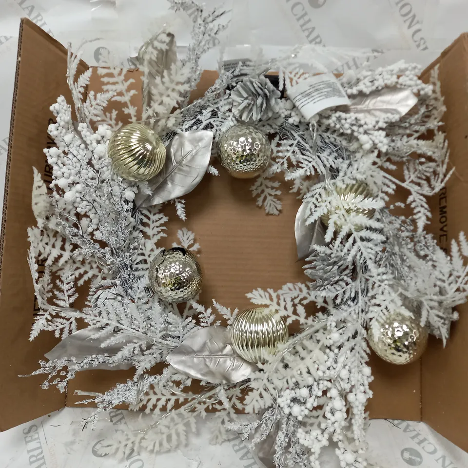 WINTER WREATH RRP £35.99