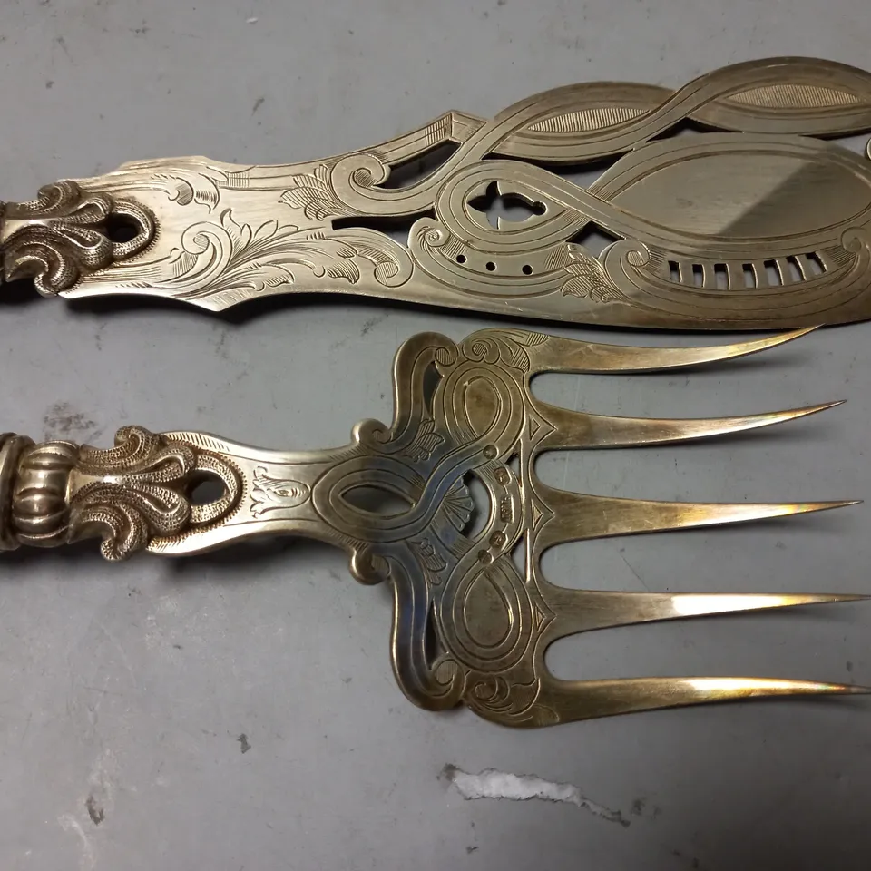 SILVER LOOK DECORATIVE KNIFE AND FORK SET