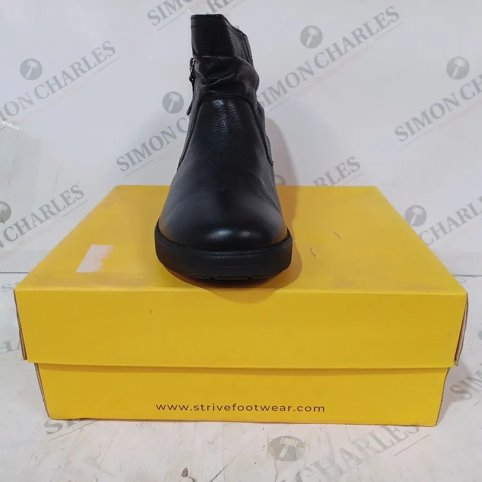 BOXED PAIR OF STRIVE WHITBY ZIP LEATHER BOOTS IN BLACK UK SIZE 6