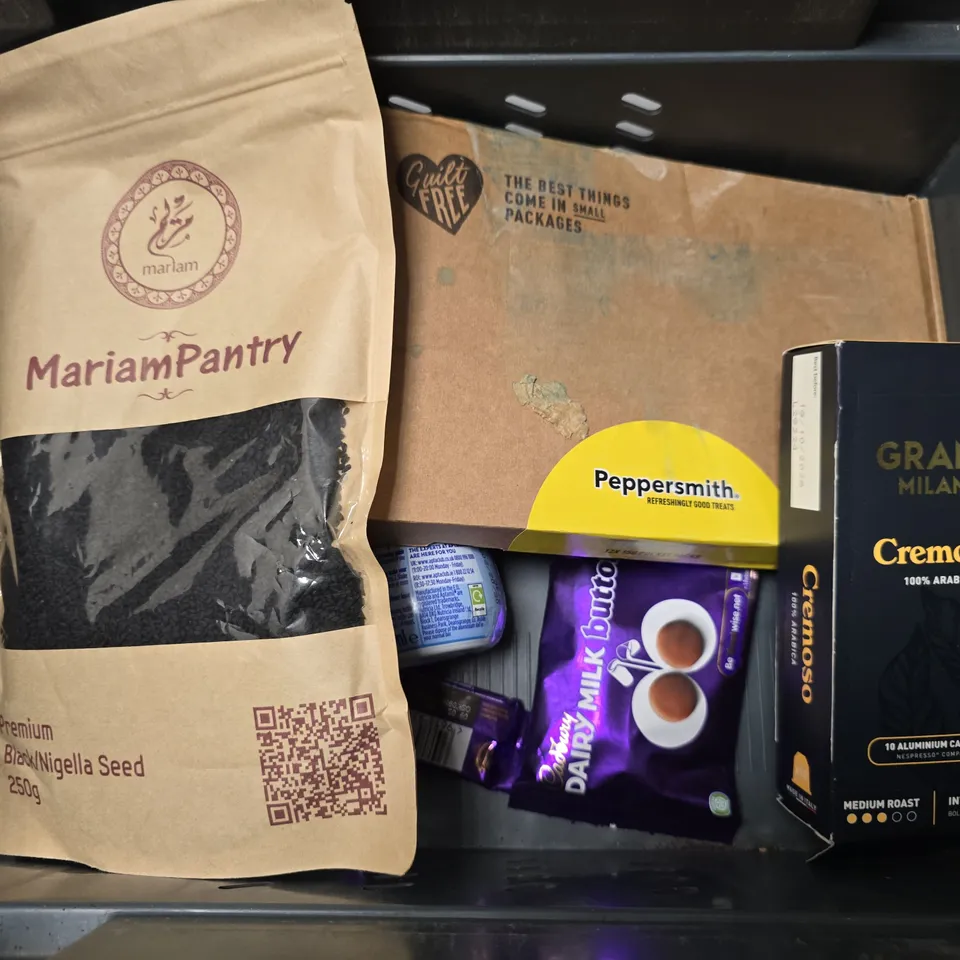 APPROXIMATELY 6 ASSORTED FOOD & DRINK ITEMS TO INCLUDE - APTAMIL ADVANCED 1 , ROWNTREES FRUIT PASTILLES ETC