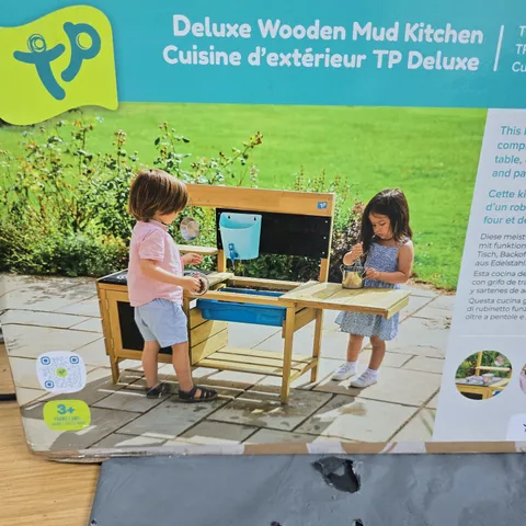 TP DELUXE WOODEN MUD KITCHEN