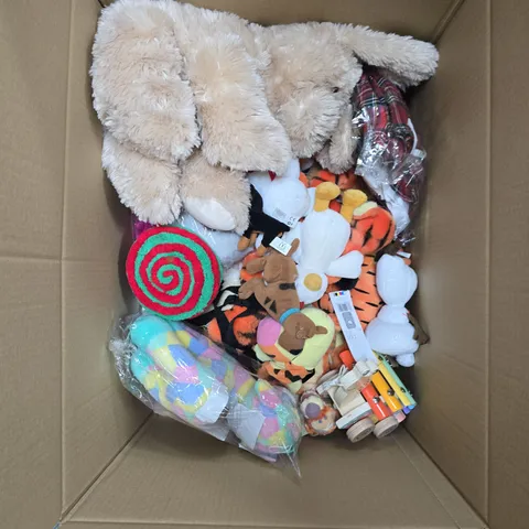 ASSORTED PLUSH TOYS IN CARDBOARD BOX β TEDDY BEAR AND CHARACTER PLUSHIES