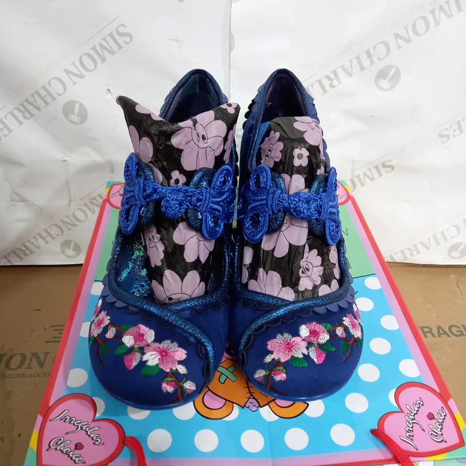 BOXED PAIR OF CHERRY BLOSSOMING MID HEEL SHOE SIZE 40