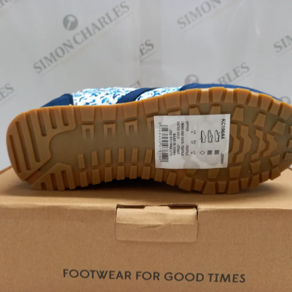 BOXED JOE BROWNS MIDSUMMER TRAINERS- UK 4