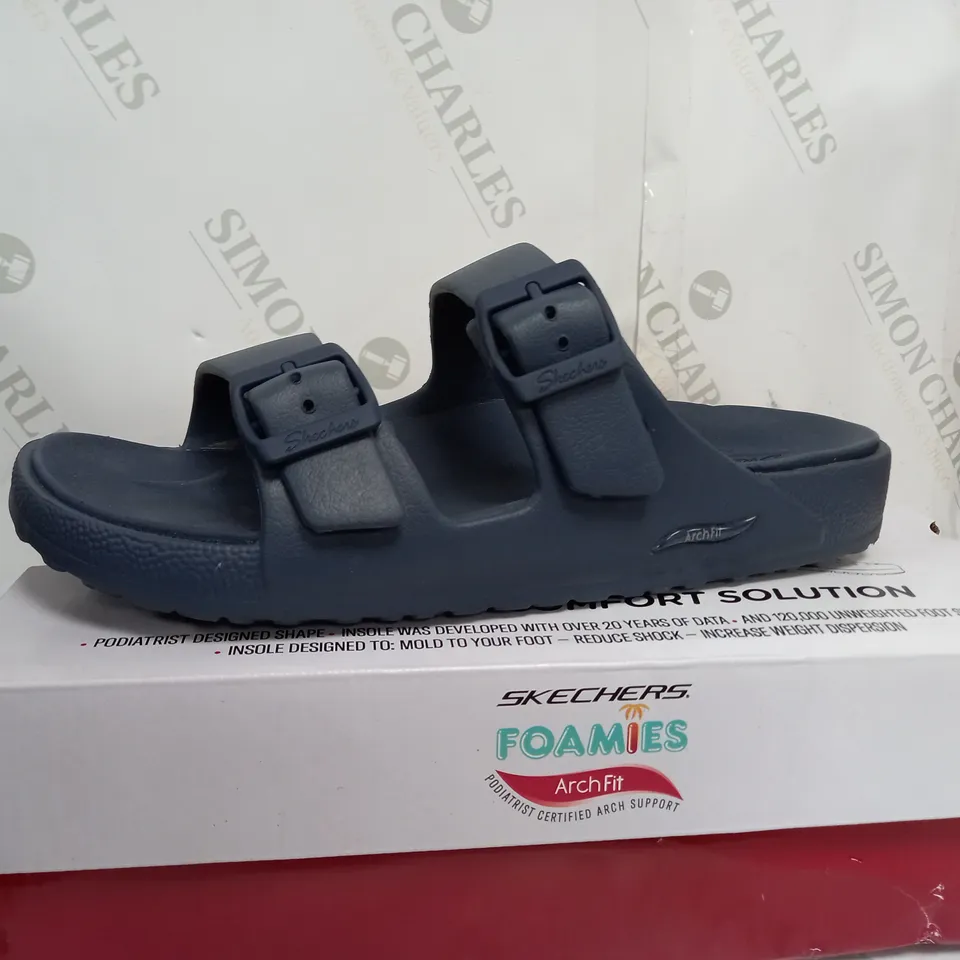 SKETCHERS FOAMIES ARCH FIT NAVY SANDAL SIZE 7