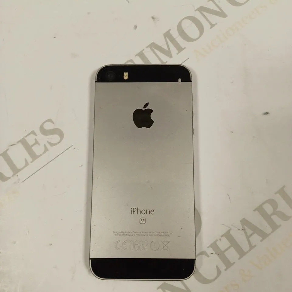 APPLE IPHONE SE SMARTPHONE 