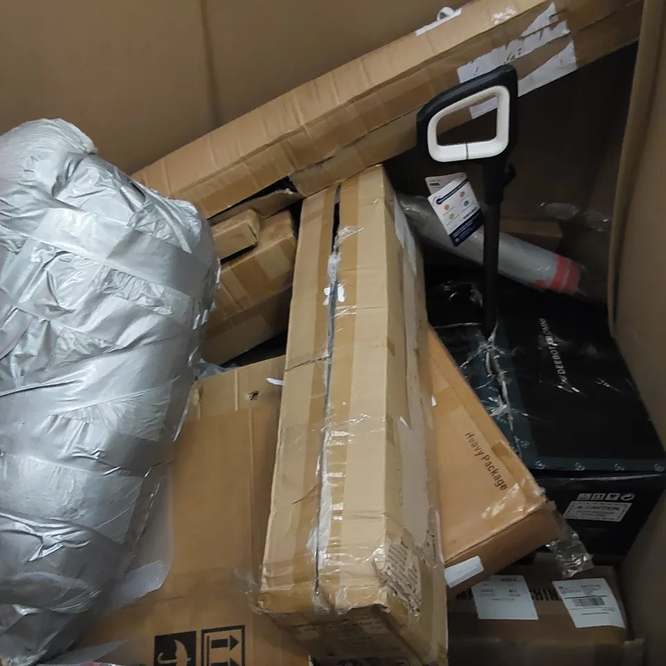 PALLET OF ASSORTED ITEMS INCLUDING: OFFICE CHAIR, CONVECTOR HEATER, PLAYPEN, ARTIFICIAL PLANTS, UMBRELLA 