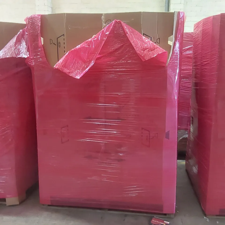 PALLET OF ASSORTED ITEMS INCLUDING: TELESCOPIC LADDERS, TRAMPOLINE, EXTENDABLE KITCHEN FAUCET ECT