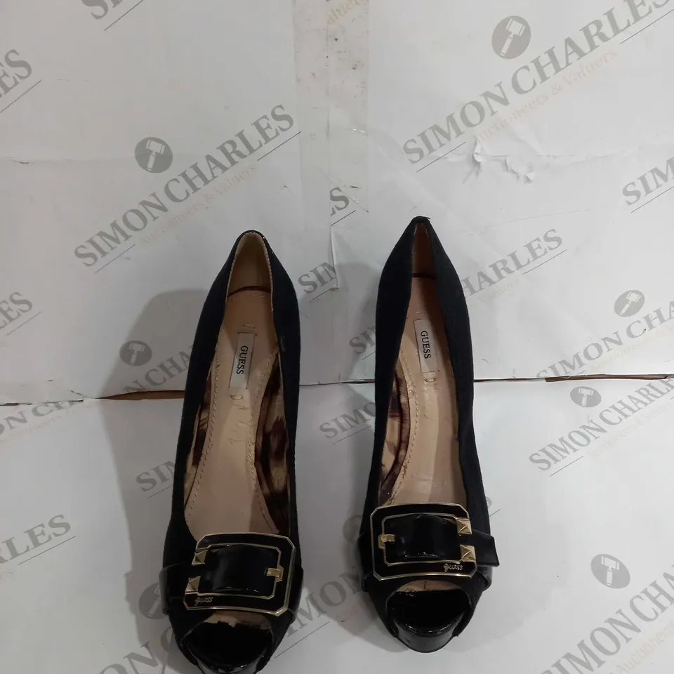 UNBOXED PAIR OF GUESS BLACK HEELS WITH GOLD BUCKLE 9 1/2