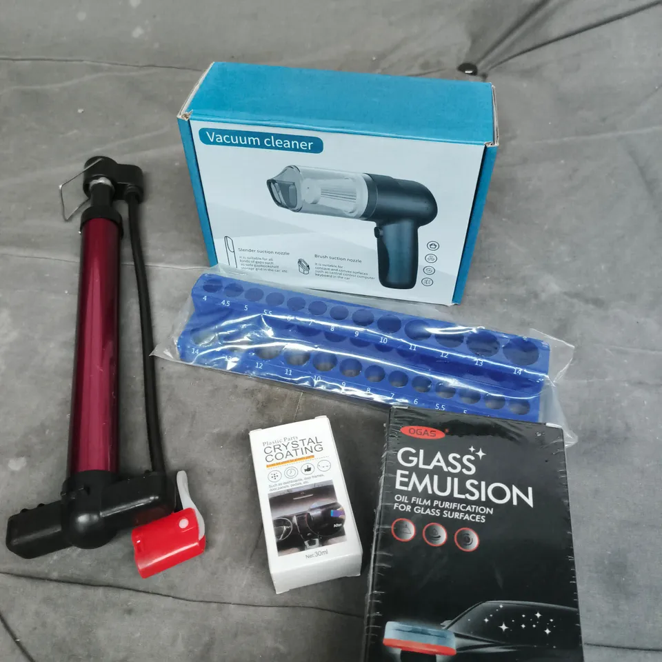 APPROXIMATELY 5 ASSORTED VEHICLE ACCESSORIES TO INCLUDE HANDHELD VACUUM CLEANER, GLASS EMULSION, CRYSTAL COATING ETC 