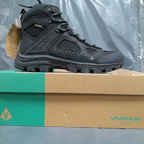 BOXED PAIR OF VASQUE BREEZE WATERPROOF WALKING BOOTS IN BLACK UK SIZE 8