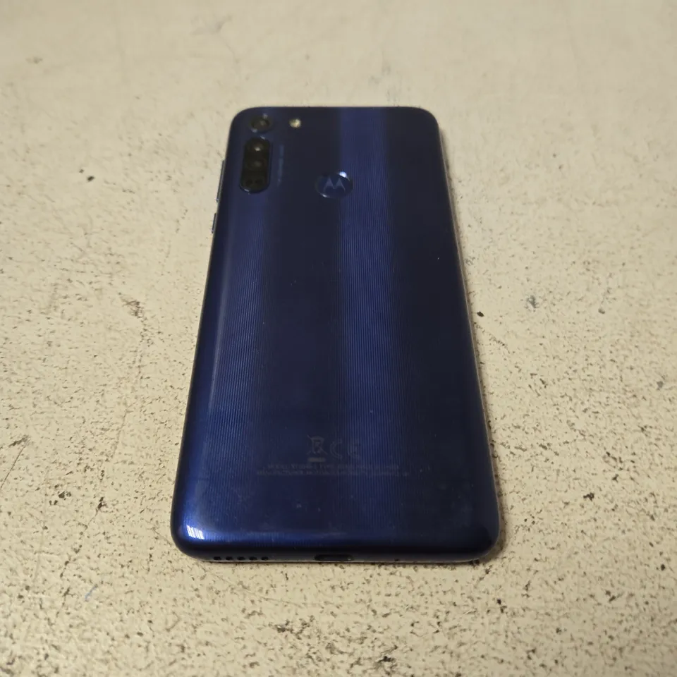 MOTOROLA MOTO G8 SMARTPHONE