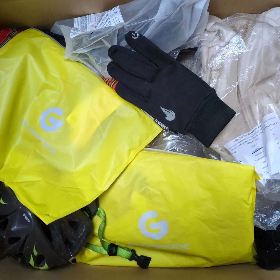 APPROXIMATELY 35 ASSORTED CLOTHING ITEMS IN VARIOUS SIZES, STYLES & COLOURS TO INCLUDE BRANDS SUCH AS GLOWMODE, NEW LOOK, OUTCAST, ETC - COLLECTION ONLY