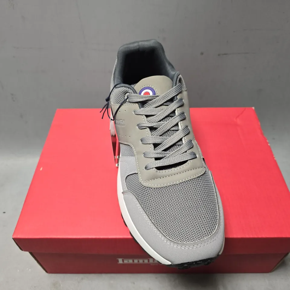 LAMBRETTA MENS ECHO 2 LACE UP SPORTY RETRO TRAINERS - UK 8 
