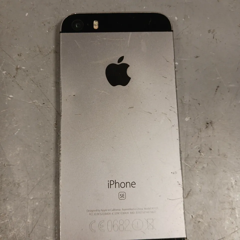 APPLE IPHONE SE SMARTPHONE 