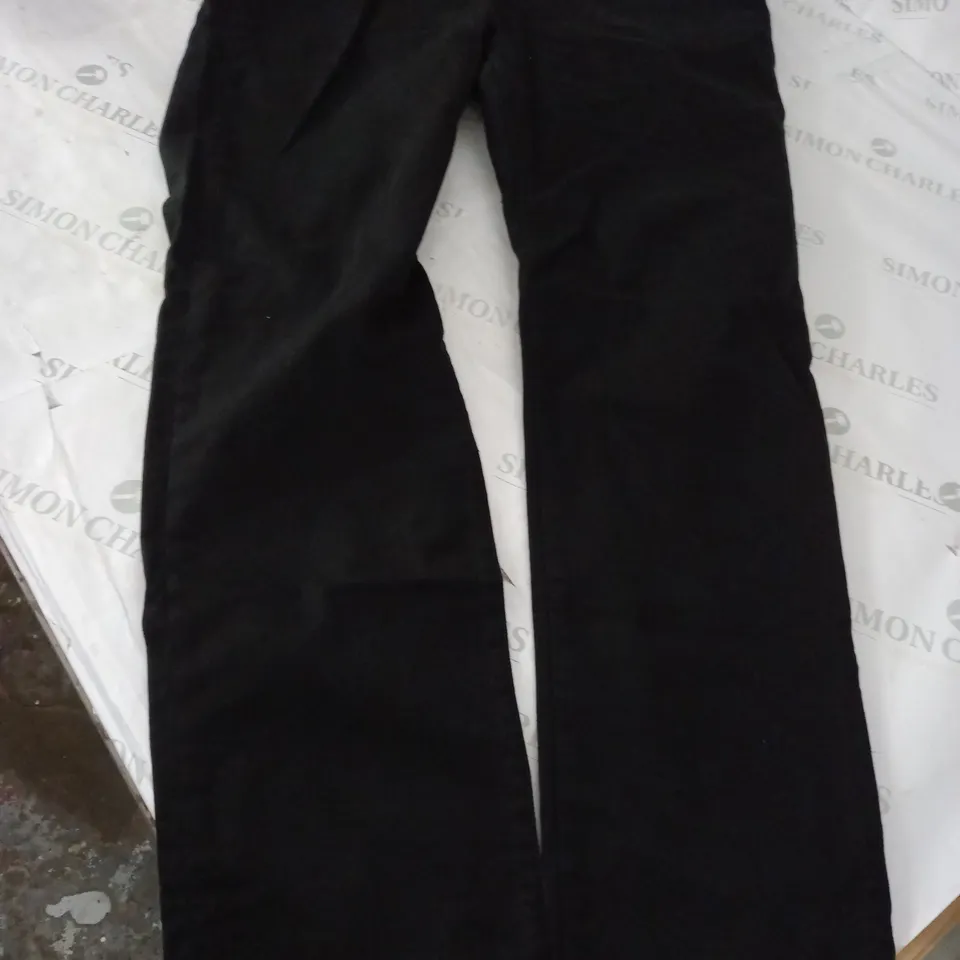 LEVI'S 502 TAPER EASE JEAN IN BLACK - 38 X 32