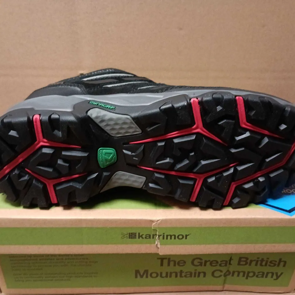 BOXED PAIR OF KARRIMOR MOUNT LOW 10 WEATHERTITE BOOTS IN BLACK - UK 8