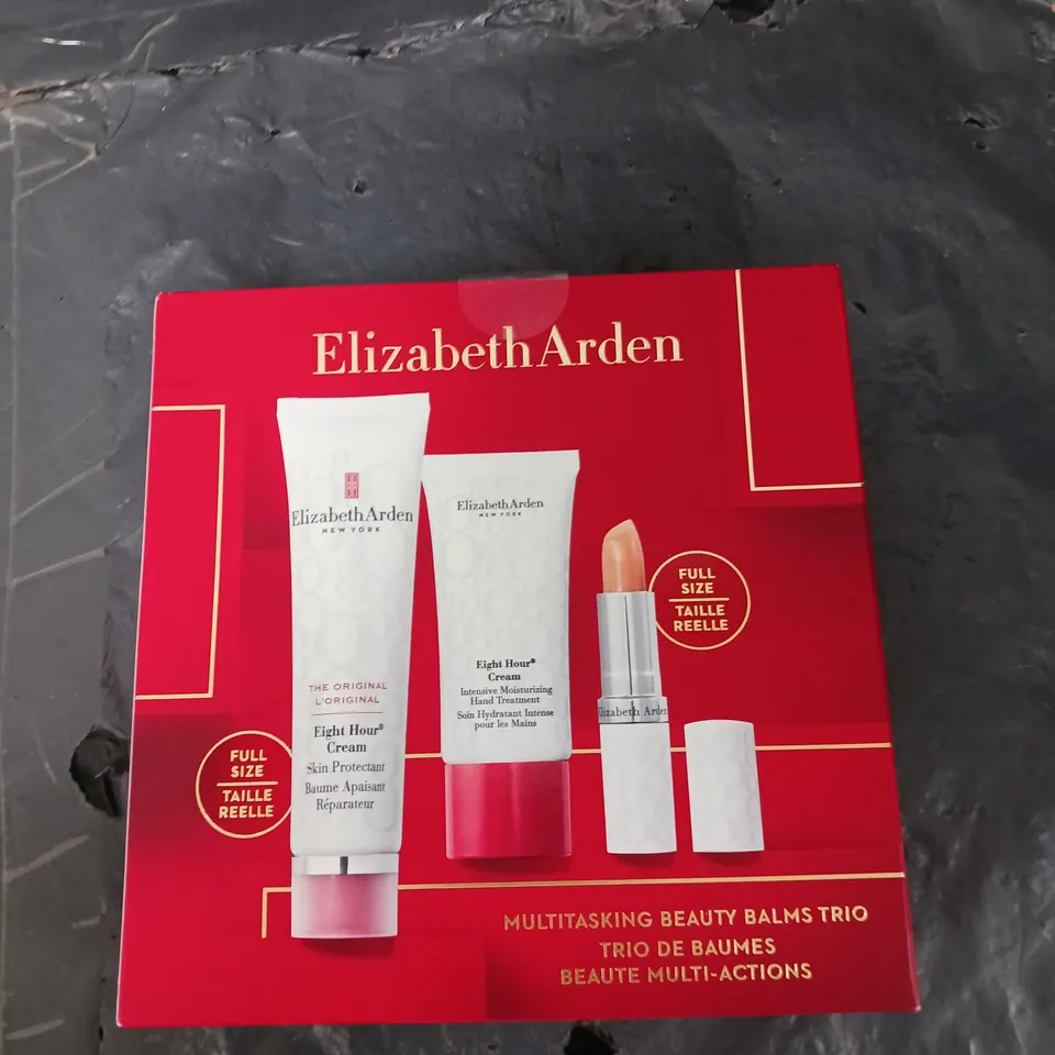 BOXED ELIZABETH ARDEN WEIGHT HOUR ESSENTIAL KIT 