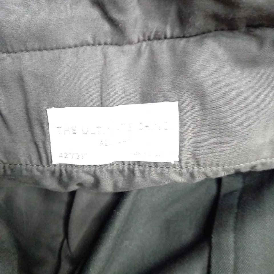 M&S BLACK ULTIMATE CHINO - SIZE W42/31