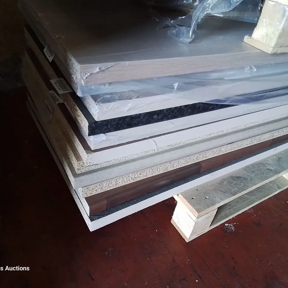 PALLET OF APPROXIMATELY 11 LAMINATE 3M WORKTOPS
