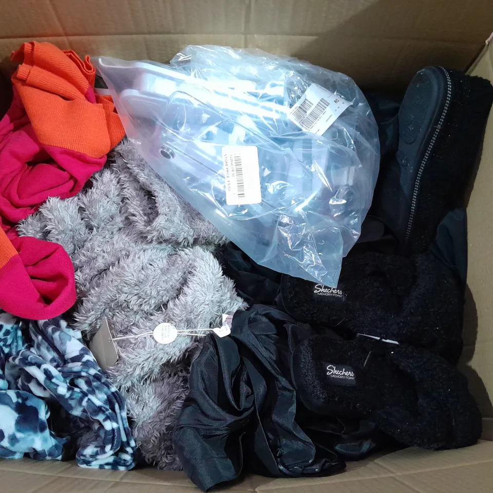 BOX OF APPROX 12 ASSORTED ITEMS TO INCLUDE - CUDDL DUDS JACKET - RUTH LANGSFORD - SKETCHERS MEMORY FOAM SANDALS ECT