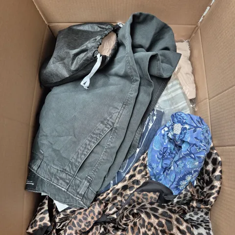 LARGE BOX OF ASSORTED CLOTHING ITEMS IN VARIOUS SIZES, STYLES AND COLOUR 